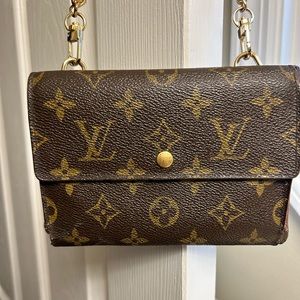 Louis Vuitton wallet/crossbody